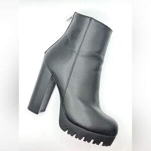 Charlotte Russe Black Chunky Platform Ankle Boots Size 6  Zip Back